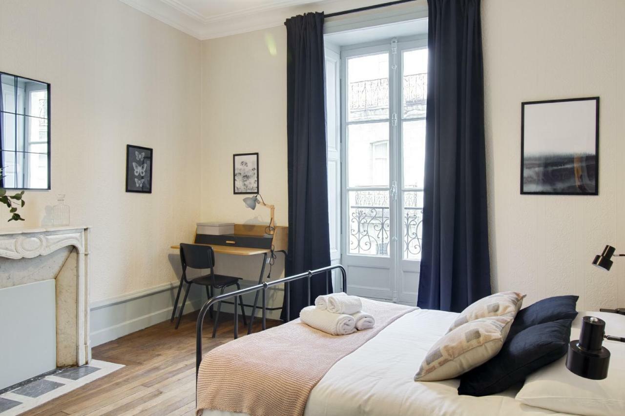 Sous Le Cedre - Au Coeur De Nantes Apartment Екстериор снимка